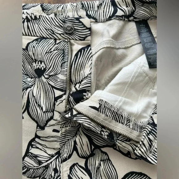 Chico’s | SO slimming girlfriend ankle pant. Size: 8/Chicos 1. - Picture 9 of 16